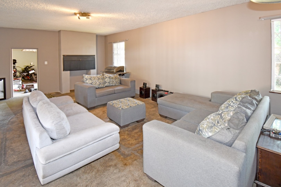 6 Bedroom Property for Sale in Wierda Park Gauteng