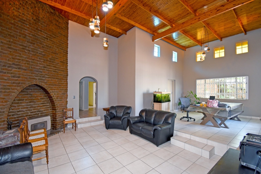 6 Bedroom Property for Sale in Wierda Park Gauteng