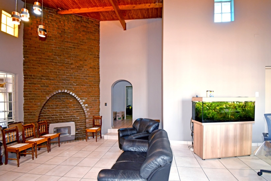 6 Bedroom Property for Sale in Wierda Park Gauteng