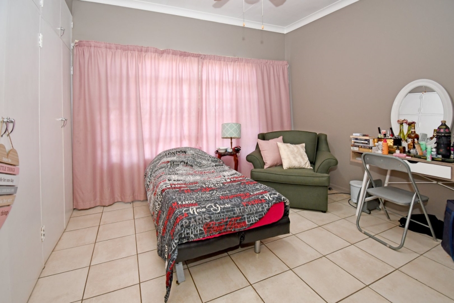 6 Bedroom Property for Sale in Wierda Park Gauteng