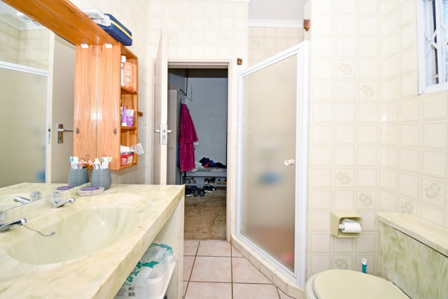 6 Bedroom Property for Sale in Wierda Park Gauteng