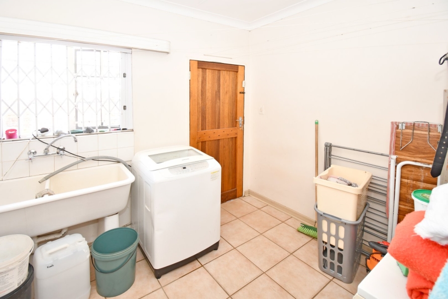 6 Bedroom Property for Sale in Wierda Park Gauteng