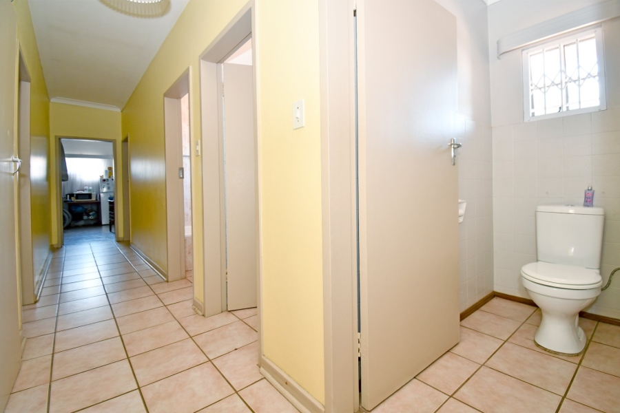6 Bedroom Property for Sale in Wierda Park Gauteng