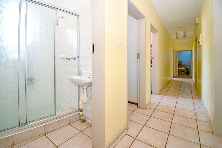6 Bedroom Property for Sale in Wierda Park Gauteng