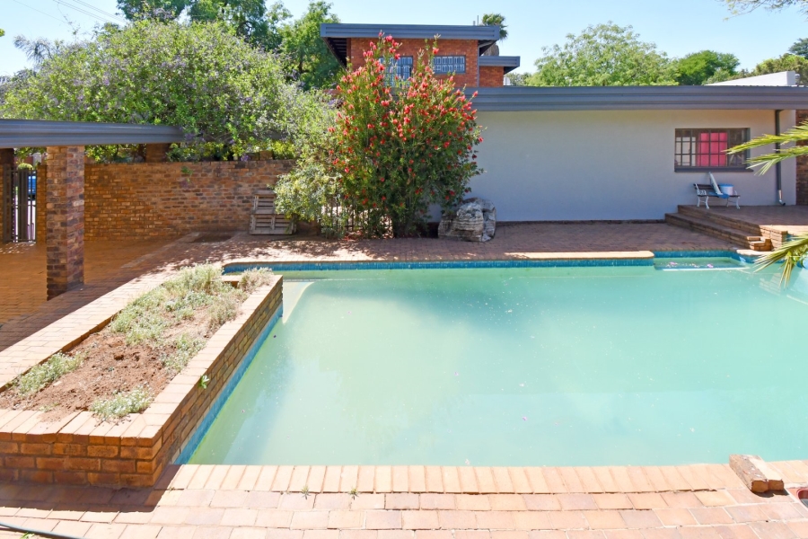 6 Bedroom Property for Sale in Wierda Park Gauteng