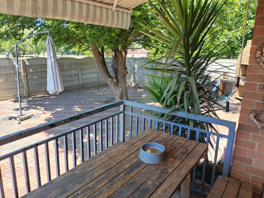 3 Bedroom Property for Sale in Casseldale Gauteng
