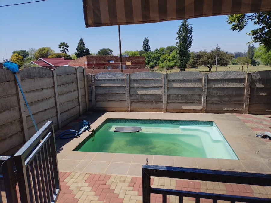 3 Bedroom Property for Sale in Casseldale Gauteng