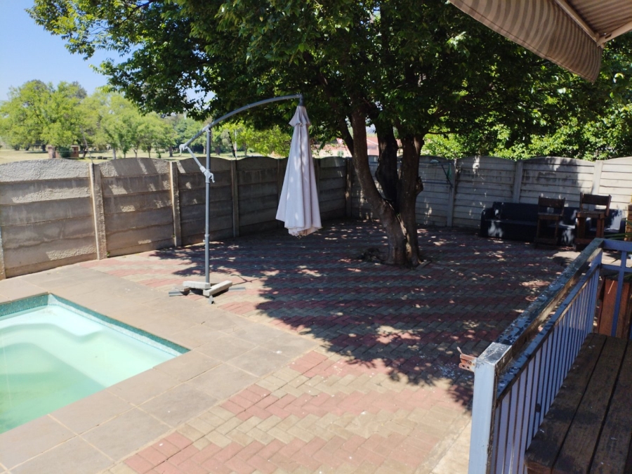 3 Bedroom Property for Sale in Casseldale Gauteng
