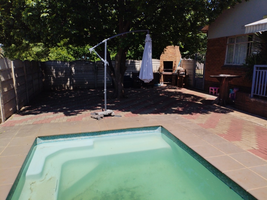 3 Bedroom Property for Sale in Casseldale Gauteng