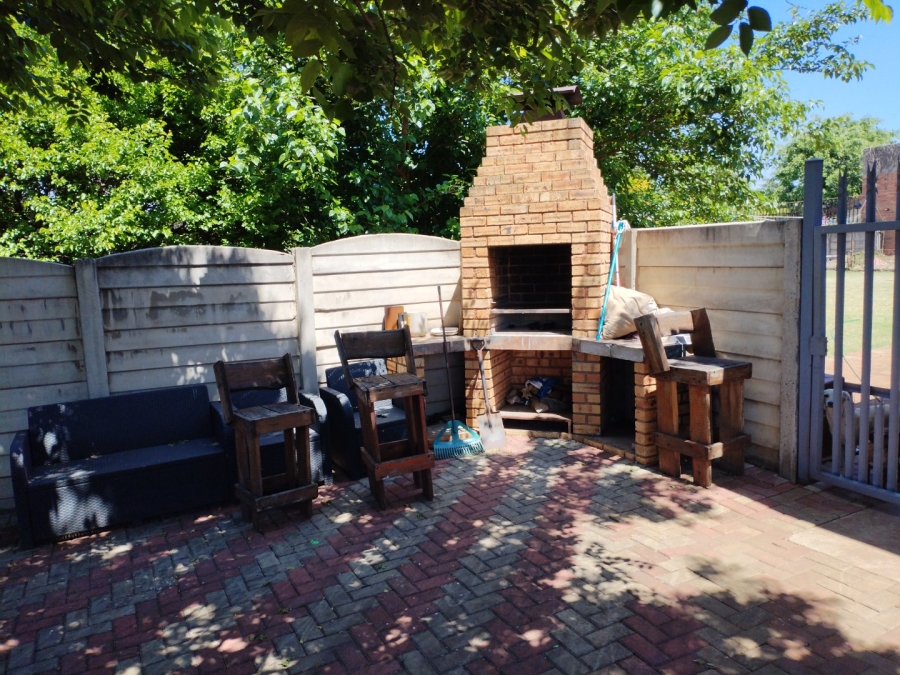3 Bedroom Property for Sale in Casseldale Gauteng