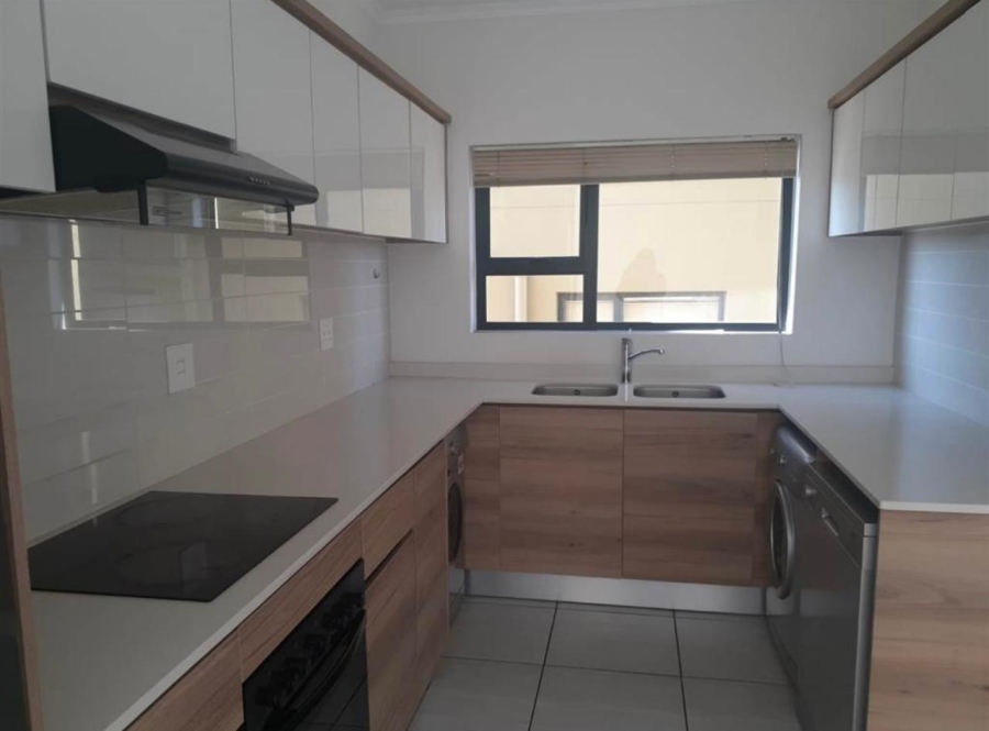 To Let  Bedroom Property for Rent in Waterfall Gauteng
