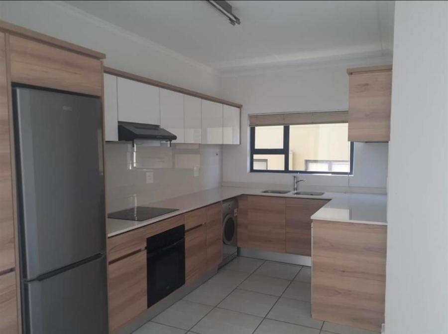 To Let  Bedroom Property for Rent in Waterfall Gauteng
