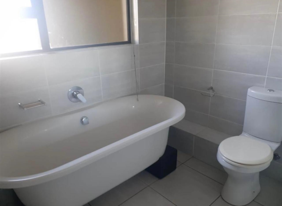 To Let  Bedroom Property for Rent in Waterfall Gauteng