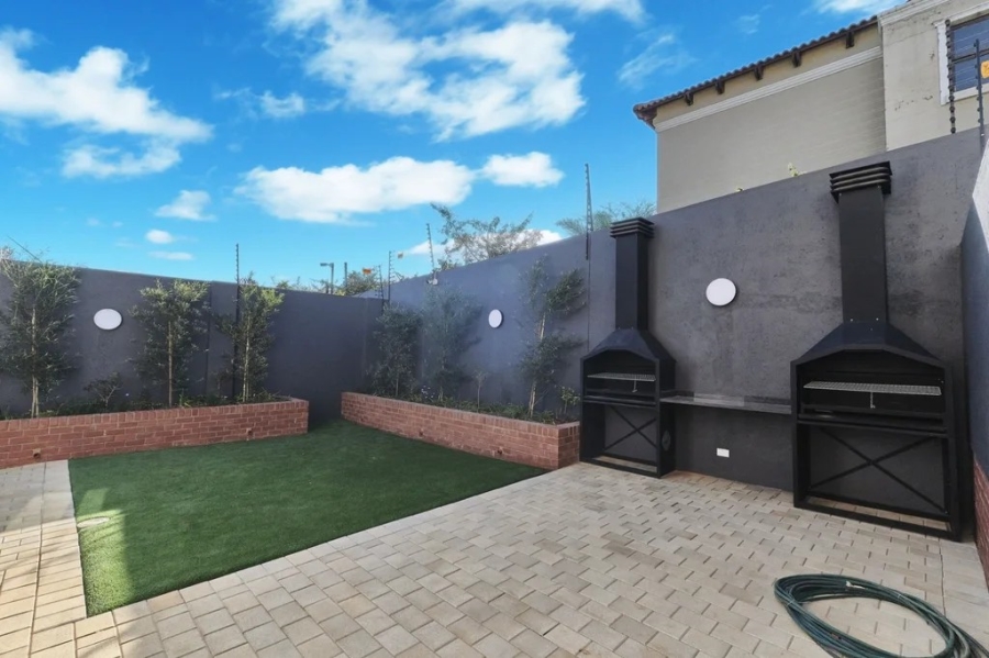 To Let 1 Bedroom Property for Rent in Bryanston Gauteng