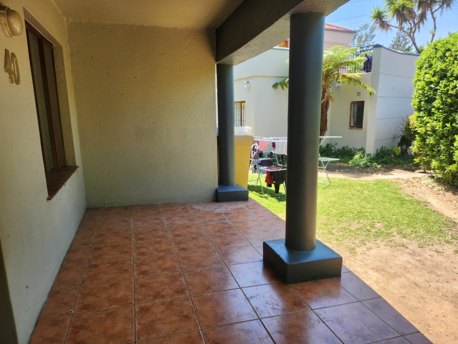 To Let 2 Bedroom Property for Rent in Pineslopes Gauteng