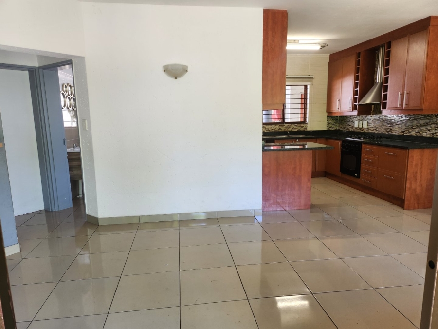 To Let 2 Bedroom Property for Rent in Pineslopes Gauteng