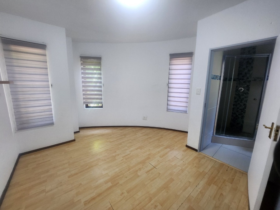 To Let 2 Bedroom Property for Rent in Pineslopes Gauteng