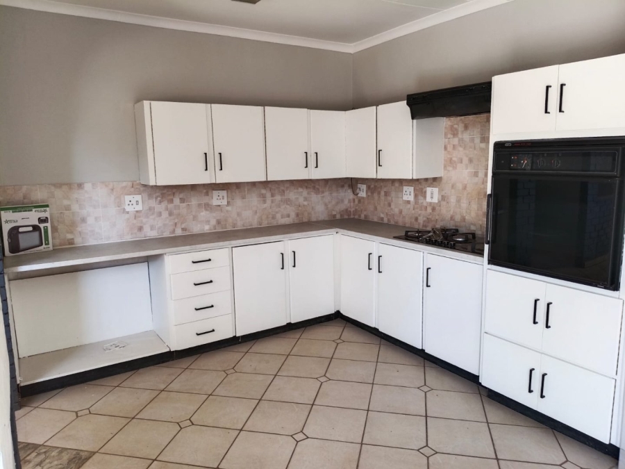 4 Bedroom Property for Sale in The Orchards Gauteng