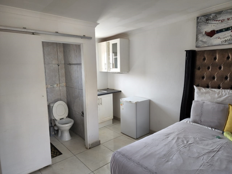 6 Bedroom Property for Sale in Bellevue East Gauteng