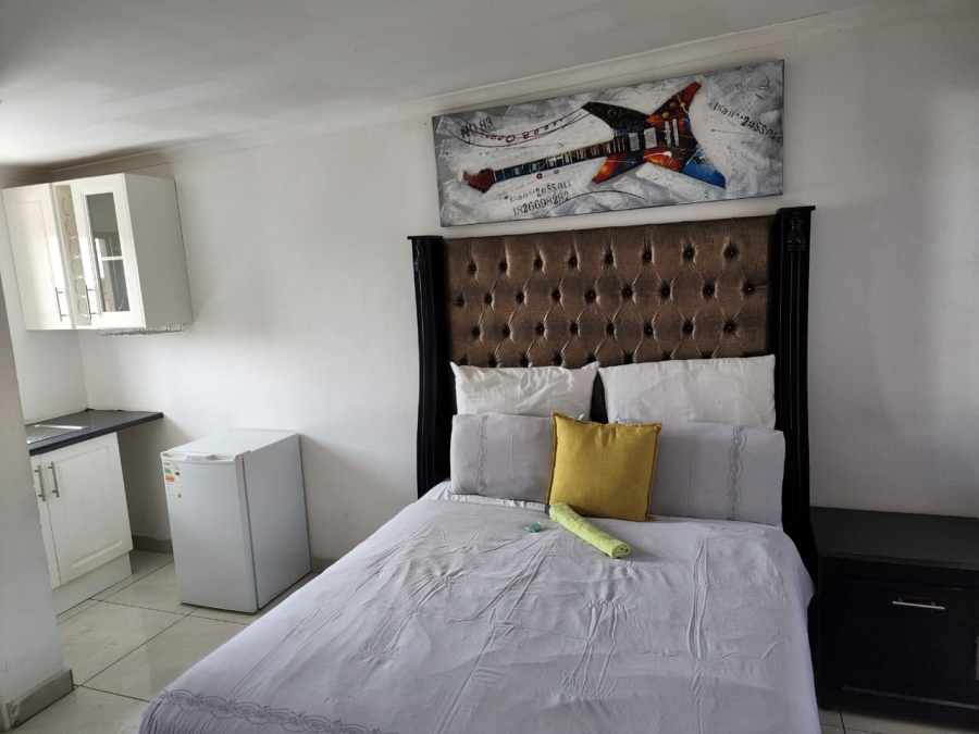 6 Bedroom Property for Sale in Bellevue East Gauteng