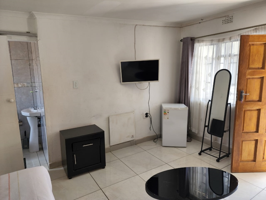6 Bedroom Property for Sale in Bellevue East Gauteng