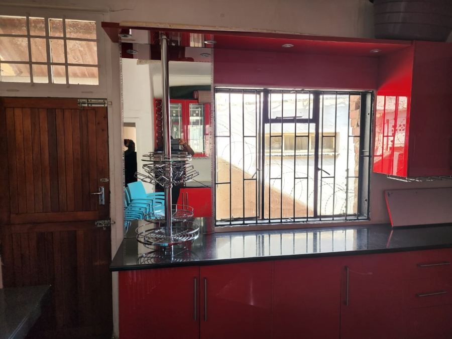 6 Bedroom Property for Sale in Bellevue East Gauteng