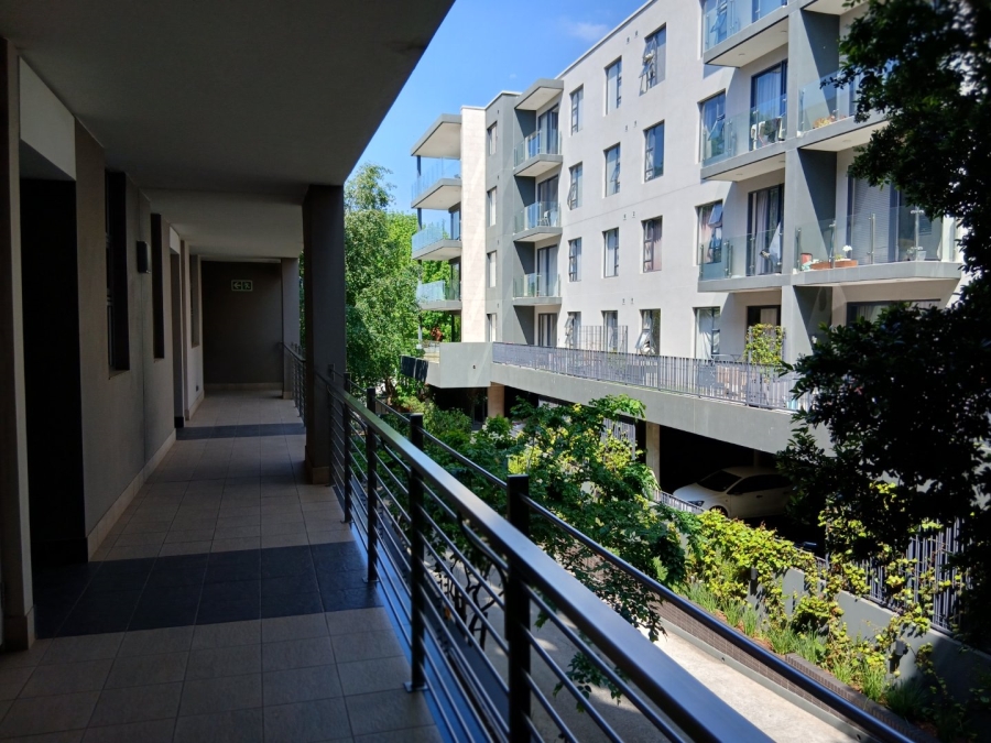 To Let 2 Bedroom Property for Rent in Houghton Estate Gauteng