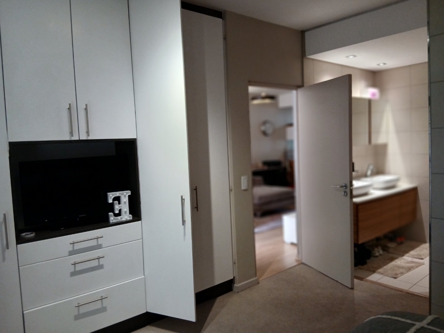 To Let 2 Bedroom Property for Rent in Houghton Estate Gauteng