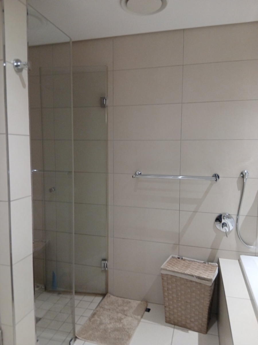 To Let 2 Bedroom Property for Rent in Houghton Estate Gauteng