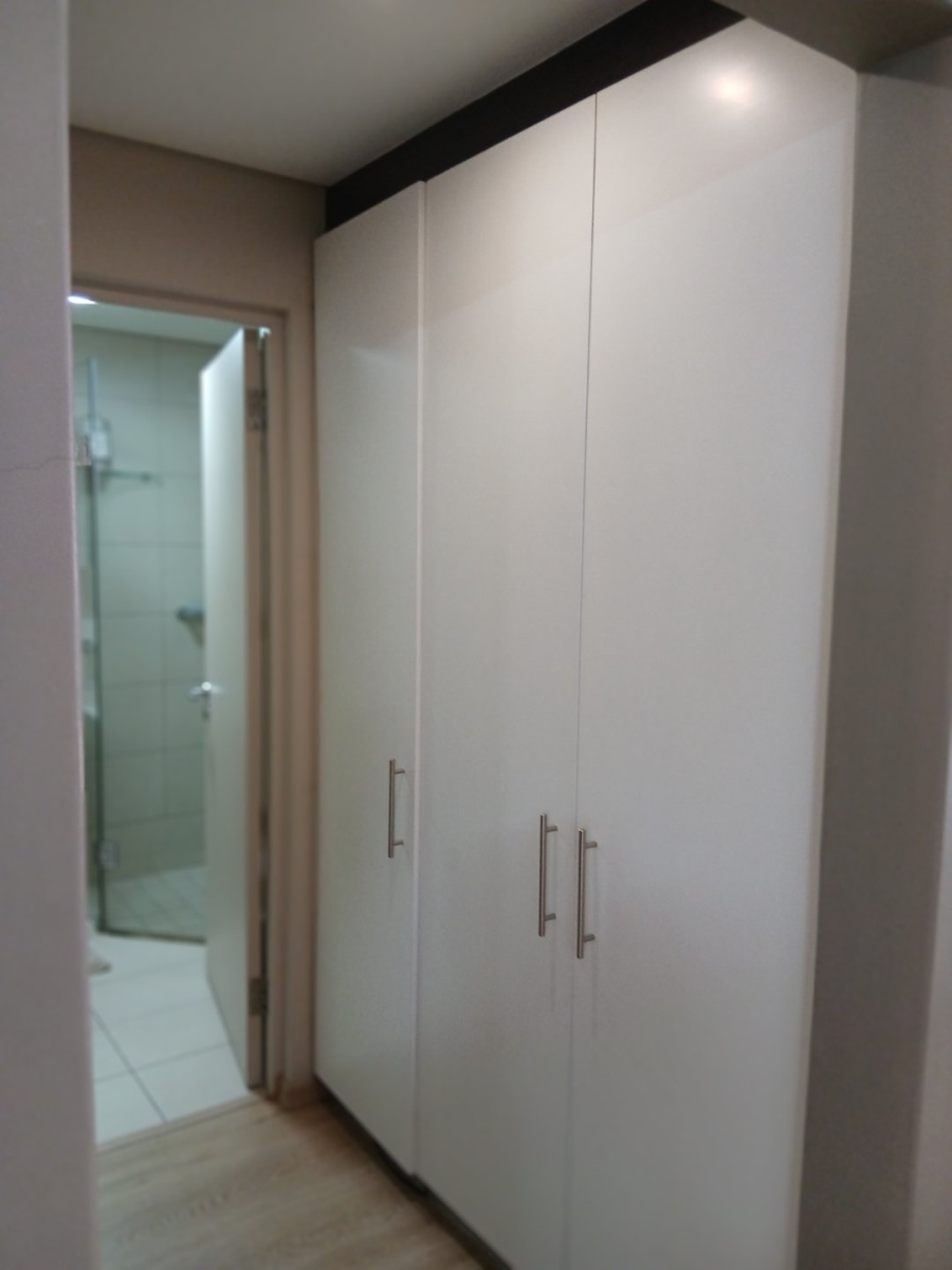 To Let 2 Bedroom Property for Rent in Houghton Estate Gauteng
