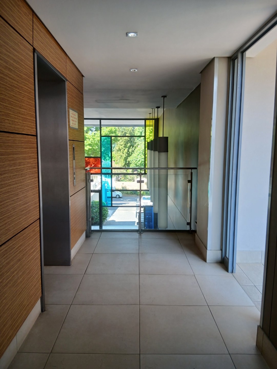 To Let 2 Bedroom Property for Rent in Houghton Estate Gauteng