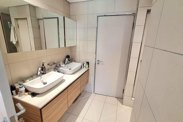 To Let 2 Bedroom Property for Rent in Houghton Estate Gauteng