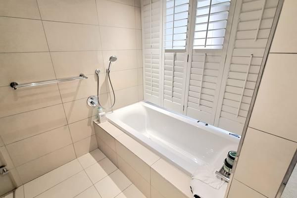 To Let 2 Bedroom Property for Rent in Houghton Estate Gauteng