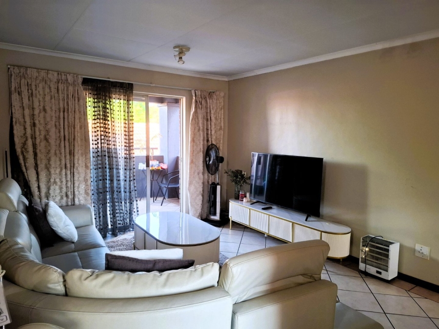 To Let 2 Bedroom Property for Rent in Equestria Gauteng