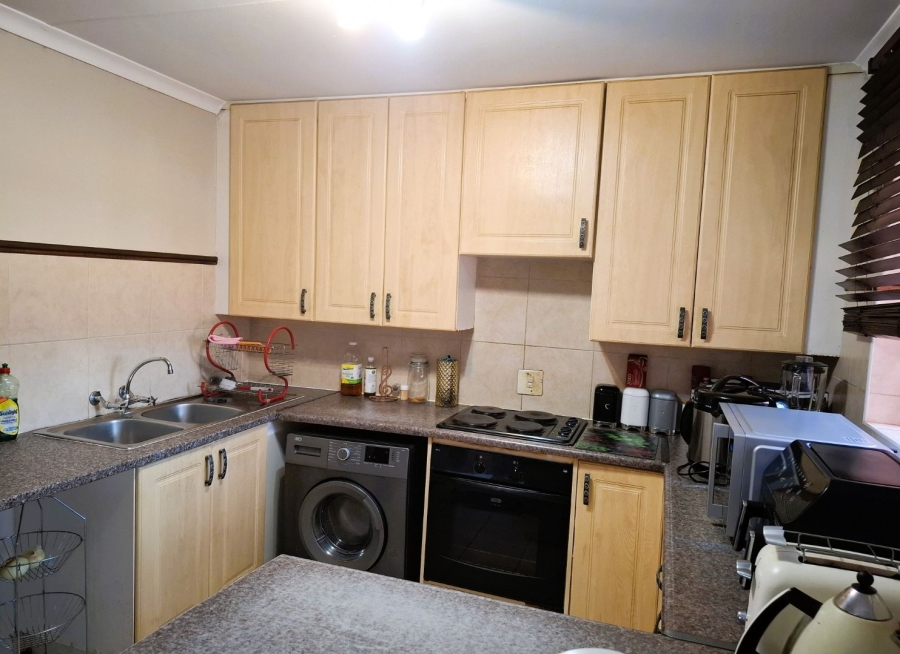To Let 2 Bedroom Property for Rent in Equestria Gauteng