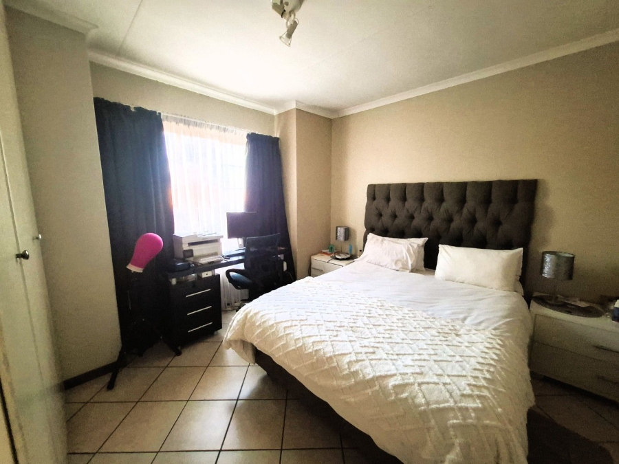 To Let 2 Bedroom Property for Rent in Equestria Gauteng