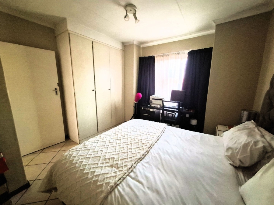 To Let 2 Bedroom Property for Rent in Equestria Gauteng