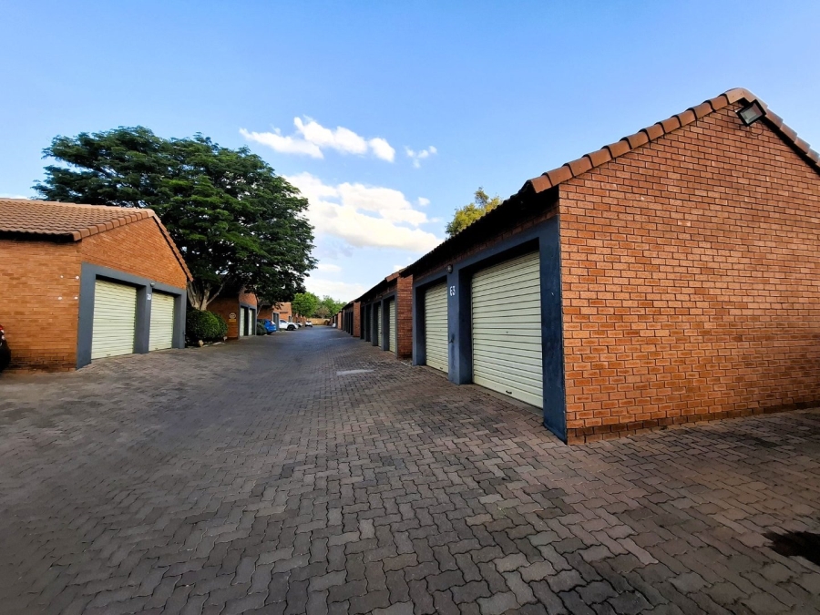 To Let 2 Bedroom Property for Rent in Equestria Gauteng