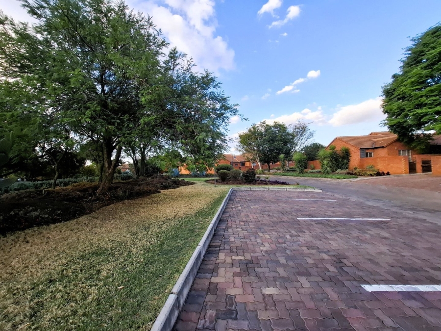 To Let 2 Bedroom Property for Rent in Equestria Gauteng