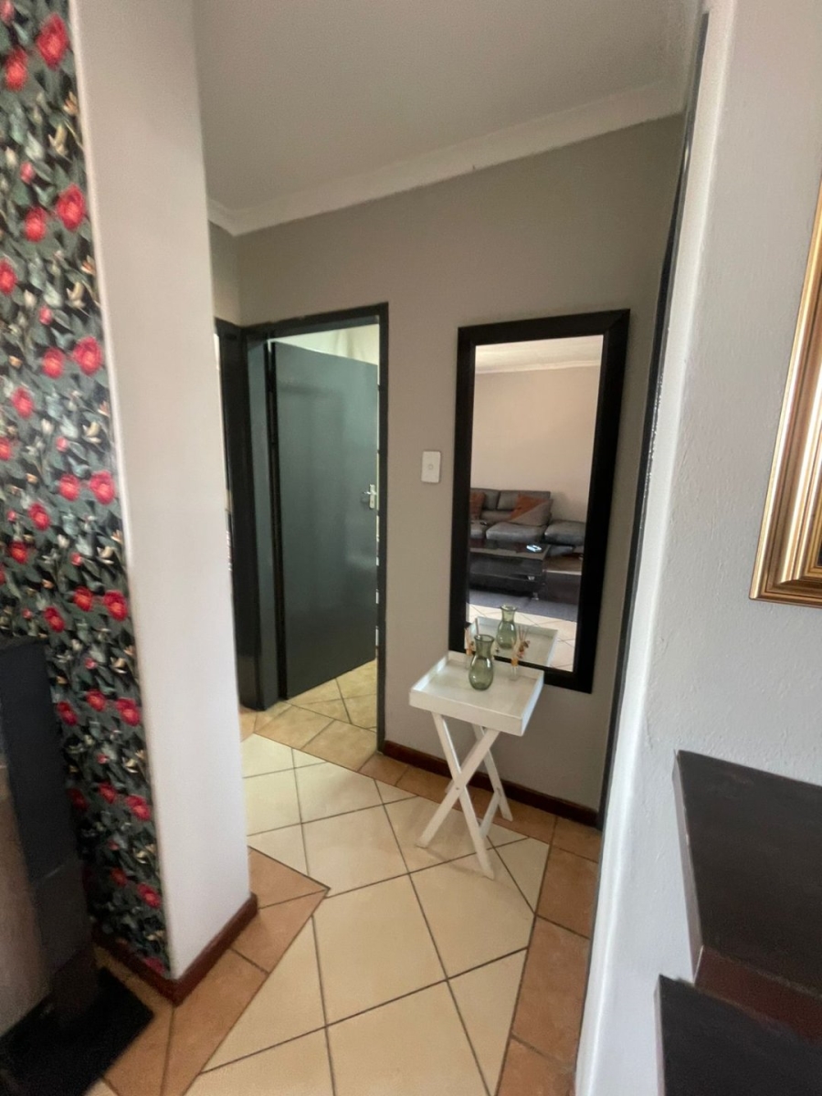 To Let 2 Bedroom Property for Rent in Noordwyk Gauteng
