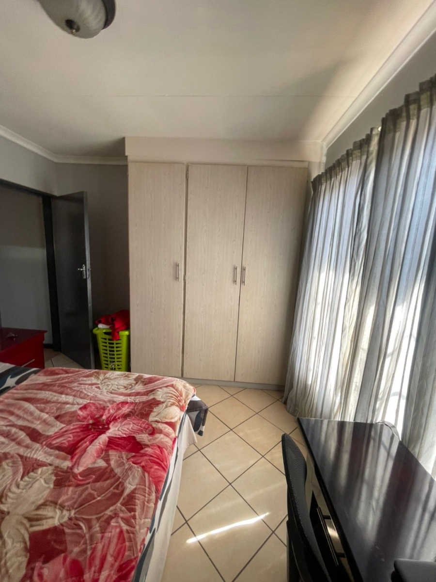 To Let 2 Bedroom Property for Rent in Noordwyk Gauteng