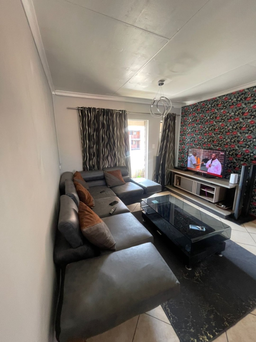 To Let 2 Bedroom Property for Rent in Noordwyk Gauteng