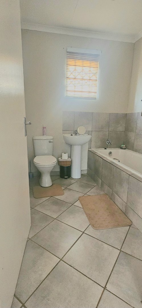  Bedroom Property for Sale in Wilfordon Gauteng