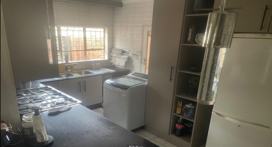 3 Bedroom Property for Sale in Birchleigh North Gauteng