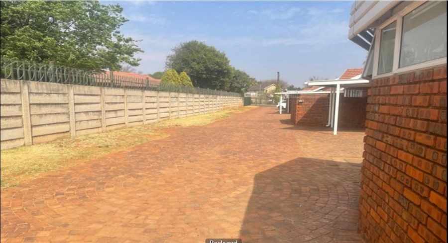 3 Bedroom Property for Sale in Birchleigh North Gauteng