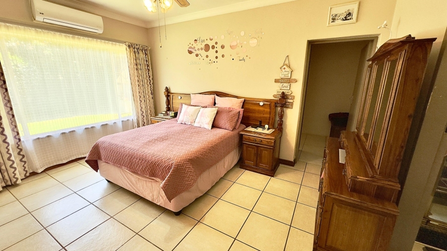 5 Bedroom Property for Sale in Dorandia Gauteng