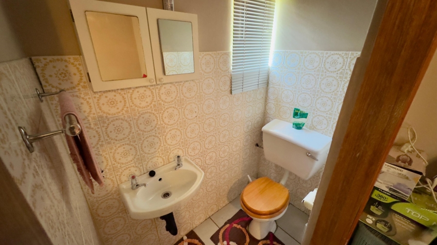 5 Bedroom Property for Sale in Dorandia Gauteng