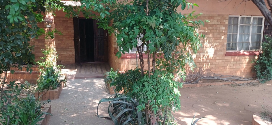  Bedroom Property for Sale in Malvern Gauteng