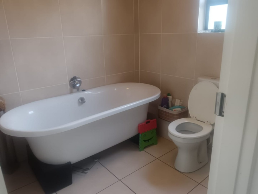 2 Bedroom Property for Sale in Olivedale Gauteng