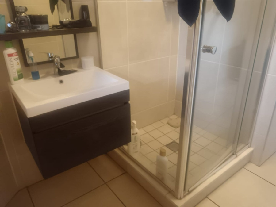 2 Bedroom Property for Sale in Olivedale Gauteng